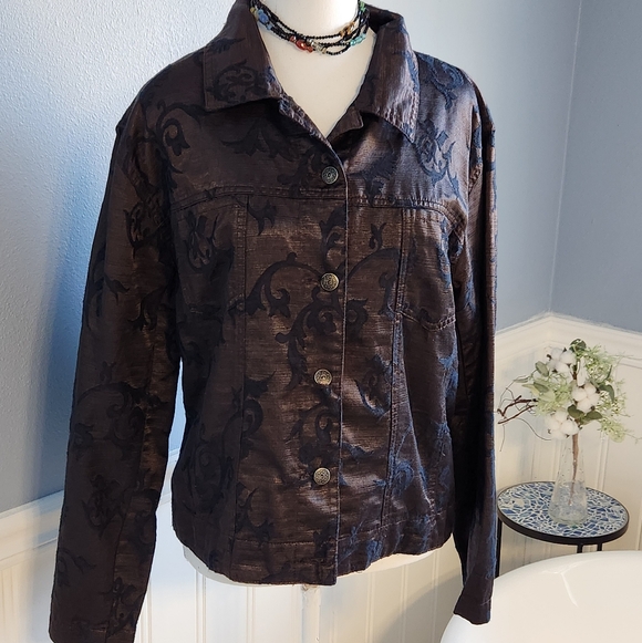 Lightweight Jacket - Picture 2 of 10